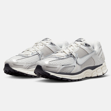 Nike Zoom Vomero 5 Photon Dust Metallic Silver (W)