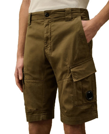 CP Company - Stretch Sateen Cargo Shorts in Ivy Green