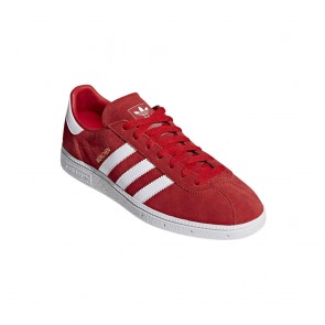 Adidas Originals - Munchen Trainers in Red (B96497)